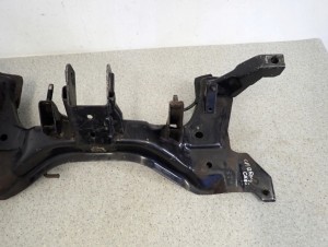 KIA CARENS II 2.0D 02-06 BELKA ZAWIESZENIA PRZEDNIEGO SANKI 4/11 MINIATURA