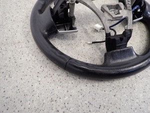 TOYOTA YARIS II 06- KIEROWNICA KOŁO KIEROWNICY 6/10 MINIATURA