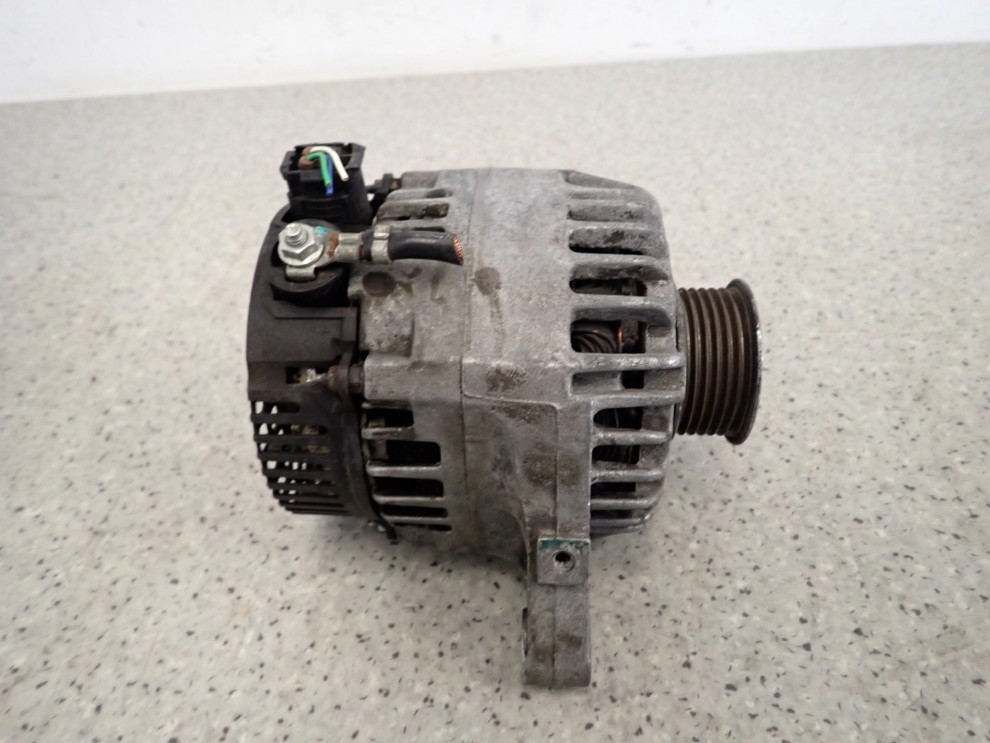 TOYOTA AURIS 1.4i 06-09 ALTERNATOR 5/8