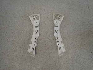 MAZDA 3 MAZDA3 HB 03- ŚLIZG ZDERZAKA TYLNY LEWY LUB PRAWY