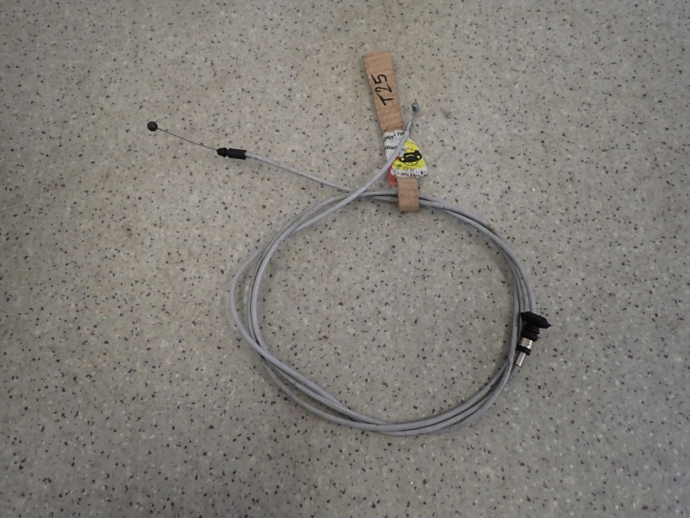 TOYOTA AVENSIS T25 03- LINKA CIĘGNO OTWIERANIA MASKI 1/3