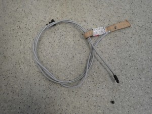 TOYOTA AVENSIS T25 03- LINKA CIĘGNO OTWIERANIA MASKI 3/3 MINIATURA