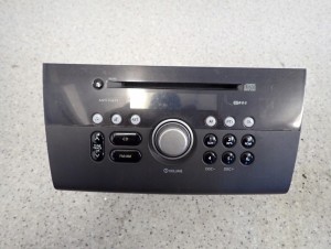 SUZUKI SWIFT 05-09 RADIO BEZ MP3 1/8 MINIATURA