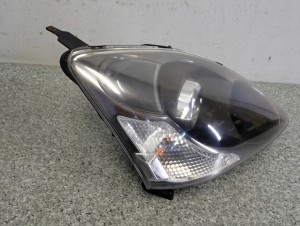 HONDA CIVIC VII 04- LAMPA PRZEDNIA PRAWA REFLEKTOR 10/10 MINIATURA
