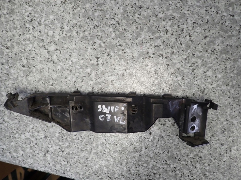 SUZUKI SWIFT 04- ŚLIZG ZDERZAKA PRZEDNI LEWY 6/7