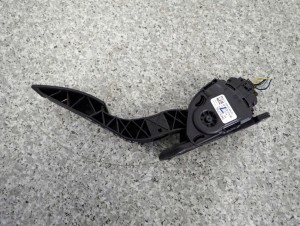 SUZUKI SX4 S-CROSS 1.6i 13-16 POTENCJOMETR GAZU PEDAŁ
