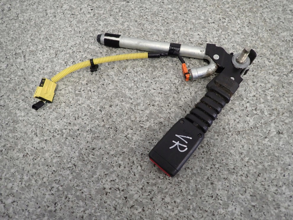 HYUNDAI TUCSON 04- ZAPINKA PASA PRZEDNIEGO PRAWEGO SRS 1/3