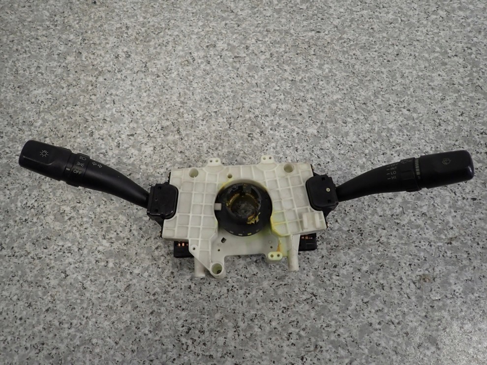 MITSUBISHI LANCER VI 96-02 PRZEŁĄCZNIK ZESPOLONY ŚWIATEŁ WYCIERACZEK 1/7