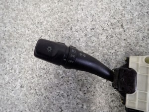 MITSUBISHI LANCER VI 96-02 PRZEŁĄCZNIK ZESPOLONY ŚWIATEŁ WYCIERACZEK 2/7 MINIATURA
