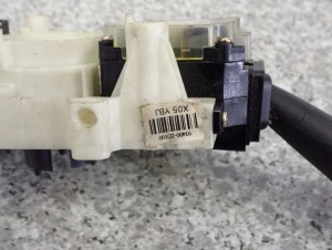 MITSUBISHI LANCER VI 96-02 PRZEŁĄCZNIK ZESPOLONY ŚWIATEŁ WYCIERACZEK 4/7 MINIATURA