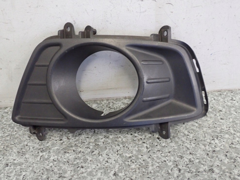 KIA CARENS III 06-11 KRATKA HALOGENU LEWA 4/5
