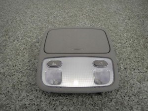 KIA CARENS III 06-12 LAMPKA OŚWIETLENIA KABINY 2/4 MINIATURA