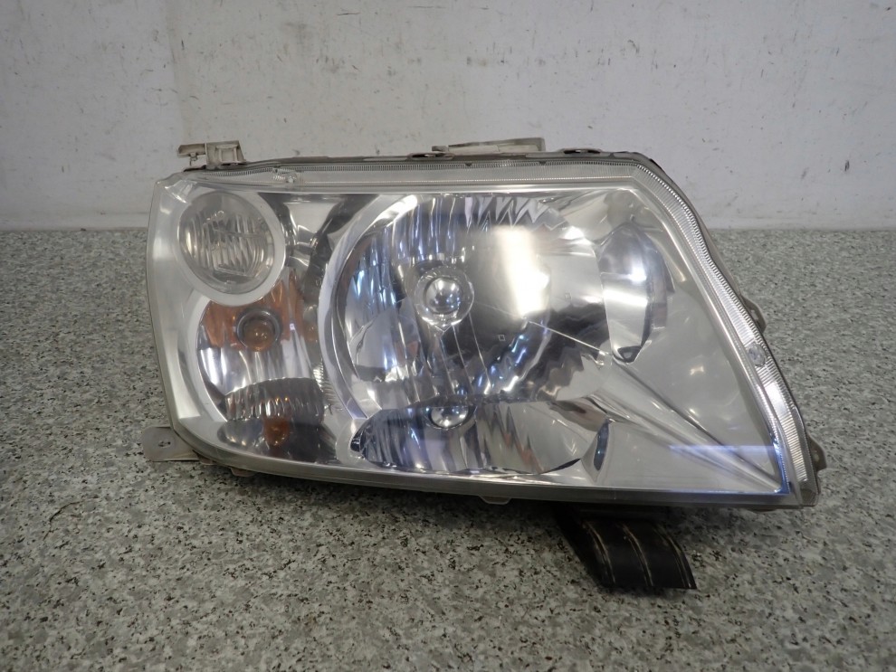 SUZUKI GRAND VITARA II 05- 3 DRZWI LAMPA PRZEDNIA REFLEKTOR PRAWY EUROPA 1/8