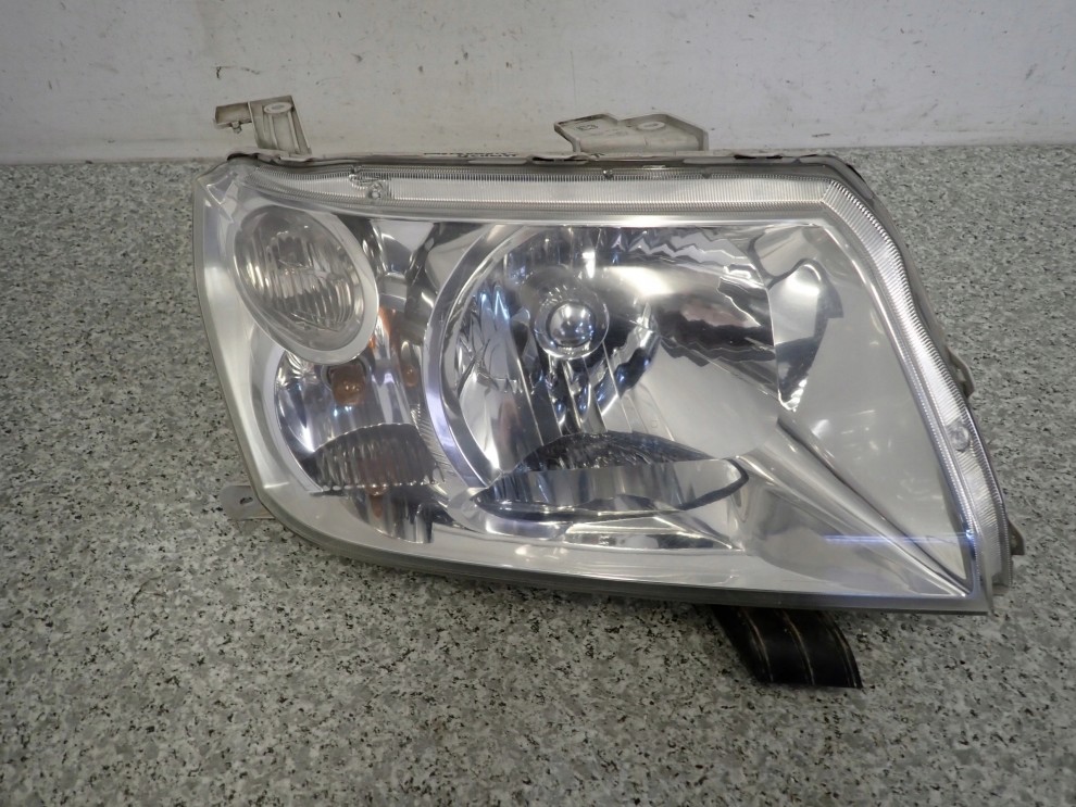 SUZUKI GRAND VITARA II 05- 3 DRZWI LAMPA PRZEDNIA REFLEKTOR PRAWY EUROPA 2/8