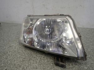 SUZUKI GRAND VITARA II 05- 3 DRZWI LAMPA PRZEDNIA REFLEKTOR PRAWY EUROPA 3/8 MINIATURA