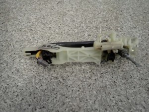 HYUNDAI i40 KOMBI 11-15 KLAMKA DRZWI PRZEDNIA LEWA S6G 6/6 MINIATURA
