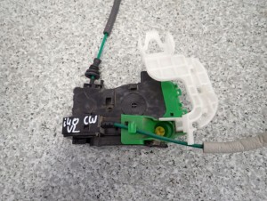 HYUNDAI i40 KOMBI 11-15 ZAMEK DRZWI PRZEDNI LEWY 2/8 MINIATURA