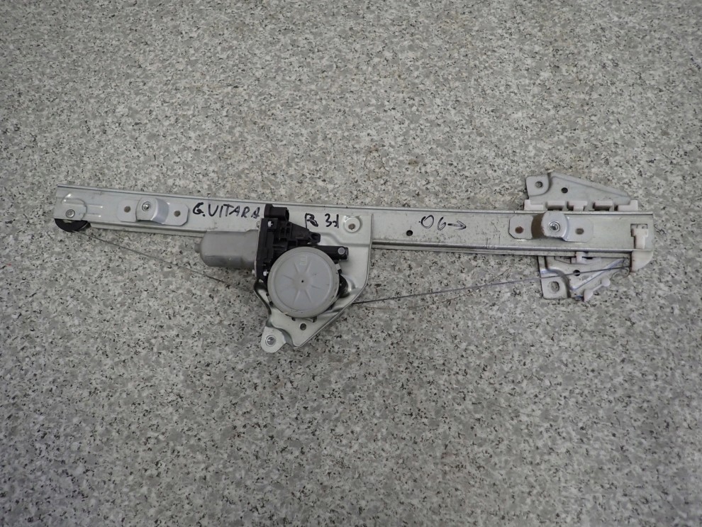 SUZUKI GRAND VITARA 3d II 06- PODNOŚNIK SZYBY DRZWI PRAWYCH 1/3