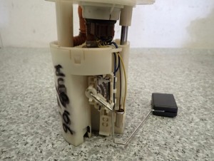 LACETTI NUBIRA 1.6 BENZYNA 03-10 POMPA PALIWA CZUJNIK POZIOMU 2/5 MINIATURA