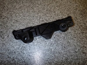 MAZDA 2 II 07- DE ŚLIZG ZDERZAKA PRZEDNI PRAWY 4/5 MINIATURA