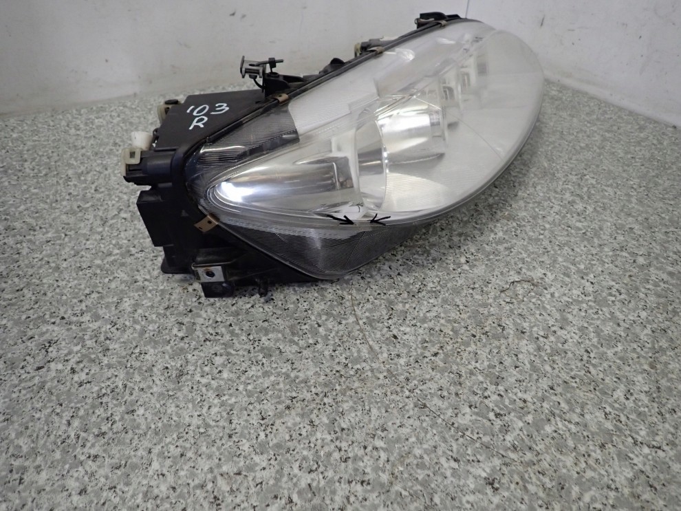 MAZDA 6 5d 02-05 LAMPA PRZEDNIA PRAWA REFLEKTOR 7/9