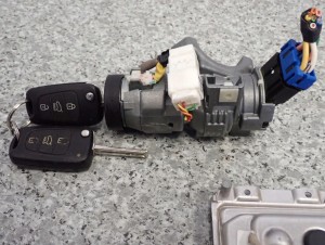 HYUNDAI IX20 1.4 09- ZESTAW STARTOWY STACYJKA KOMPUTER 4/4 MINIATURA