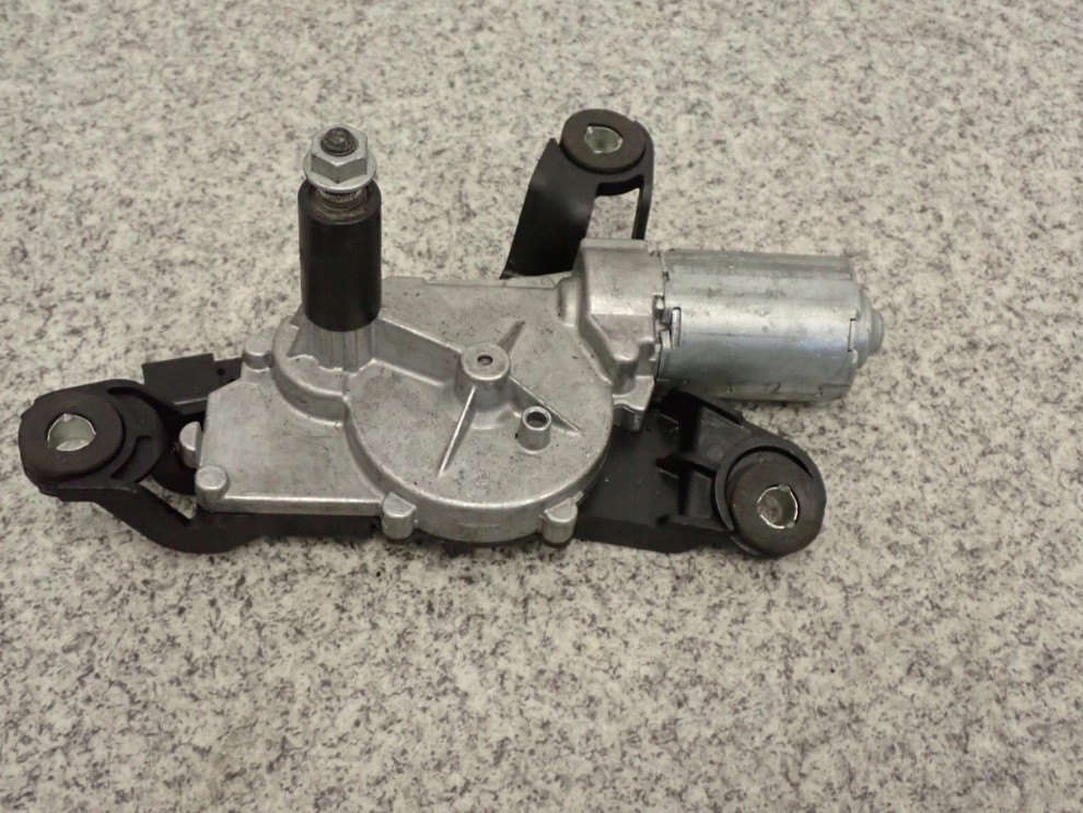 MITSUBISHI COLT 03-07 5d SILNICZEK WYCIERACZKI TYŁ 4/7