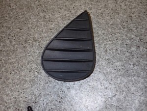 TOYOTA YARIS III 2011- ZAŚLEPKA HALOGENU PRZEDNIEGO LEWEGO