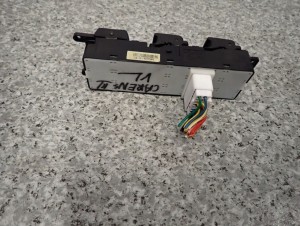 KIA CARENS III 06- PANEL STEROWANIA SZYB PRZEDNI LEWY 4/5 MINIATURA
