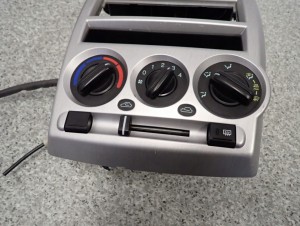 HYUNDAI GETZ 06- RAMKA RADIA KONSOLA PANEL OGRZEWANIA 4/7 MINIATURA