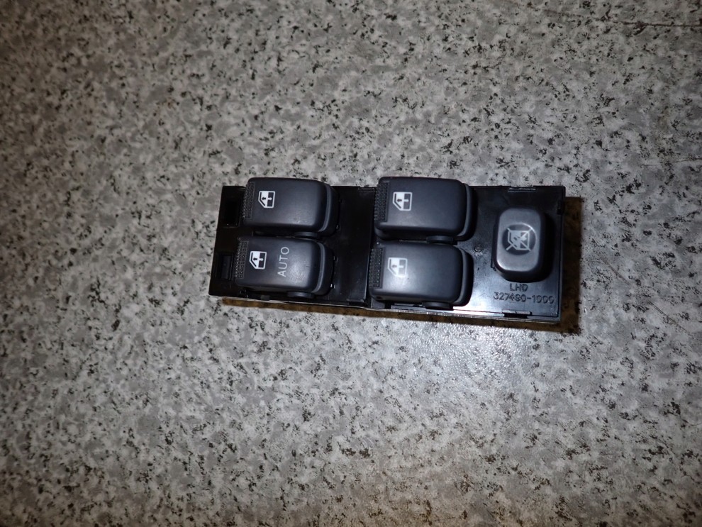 HYUNDAI GETZ 02-10 PANEL SZYB PRZEDNI LEWY 1/4