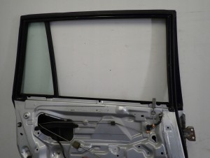 MAZDA PREMACY 99- DRZWI TYLNE LEWE 8/11 MINIATURA