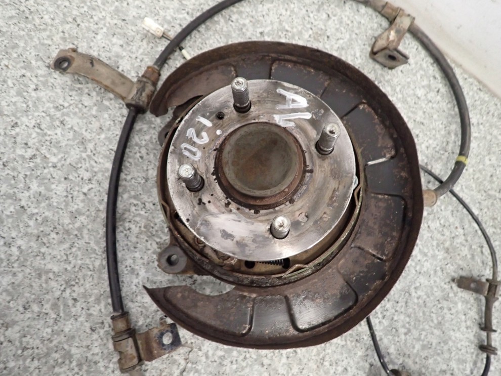 HYUNDAI i20 08-12 TARCZA KOTWICZNA TYLNA LEWA 1/5