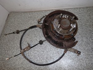 HYUNDAI i20 08-12 TARCZA KOTWICZNA TYLNA LEWA 2/5 MINIATURA