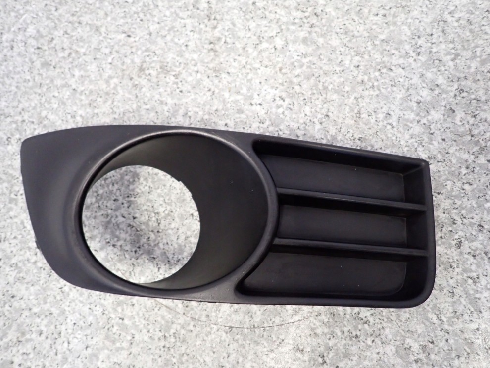 SUZUKI SX4 06-09 KRATKA HALOGENU PRZEDNIA PRAWA 1/5