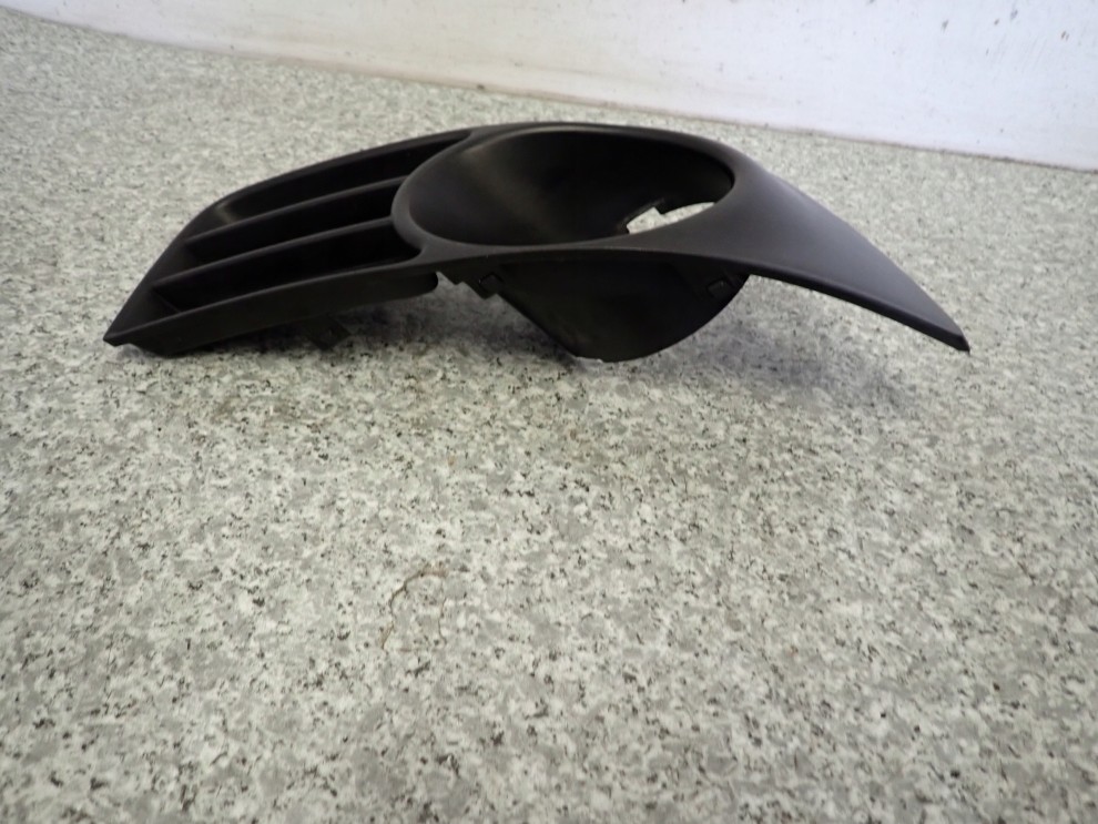 SUZUKI SX4 06-09 KRATKA HALOGENU PRZEDNIA PRAWA 2/5