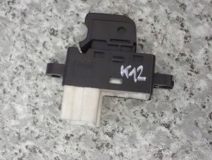 NISSAN MICRA K12 02-10 PRZEŁĄCZNIK PANEL SZYB PRZEDNI PRAWY