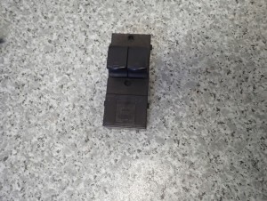NISSAN MICRA K12 02-10 PANEL SZYB PRZEDNI LEWY 2/5 MINIATURA