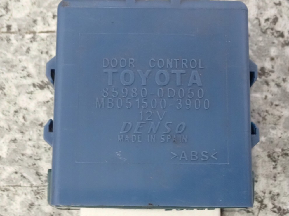 TOYOTA YARIS I 03- 1.3 FR ZESTAW STARTOWY KOMPUTER STEROWNIK 4/8