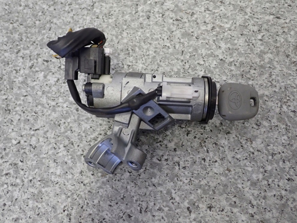 TOYOTA YARIS I 03- 1.3 FR ZESTAW STARTOWY KOMPUTER STEROWNIK 8/8