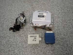 TOYOTA YARIS I 03- 1.3 FR ZESTAW STARTOWY KOMPUTER STEROWNIK 2/8 MINIATURA