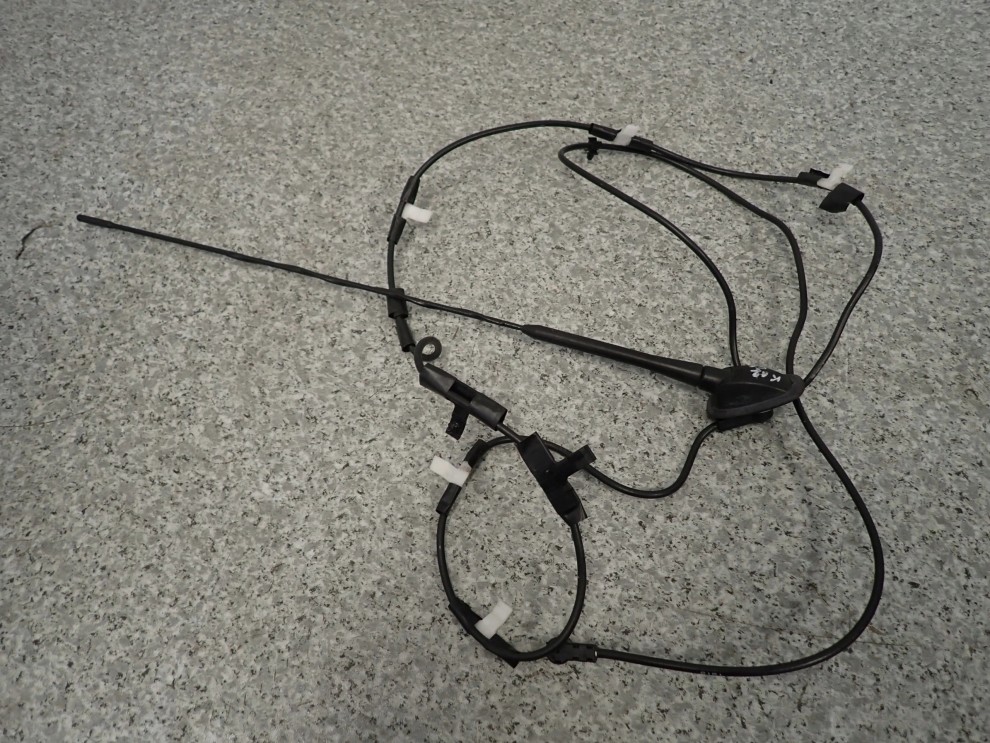 NISSAN MICRA K12 CC 03- ANTENA DACHOWA BAT ANTENY 4/5