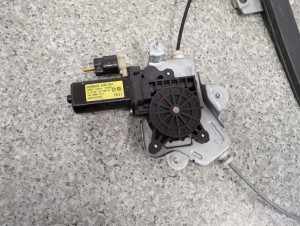 KIA PICANTO 04- PODNOŚNIK SZYBY PRZEDNI PRAWY 2/4 MINIATURA