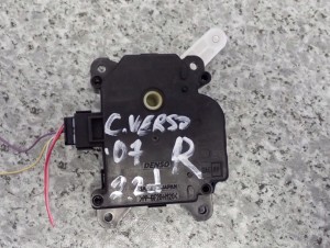 COROLLA VERSO 04- AVENSIS T25 NASTAWNIK SILNICZEK KLAPEK NAGRZEWNICY PRAWY