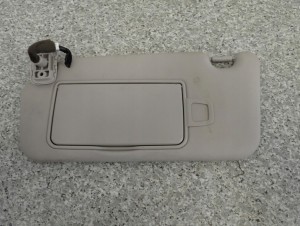 KIA CARENS III 06-11 DASZEK PRZECIWSŁONECZNY LEWY OSŁONA