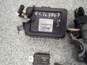 KIA CARENS III 06-11 CRDI ZESTAW STARTOWY STACYJKA KOMPUTER IMMO 4/8 MINIATURA