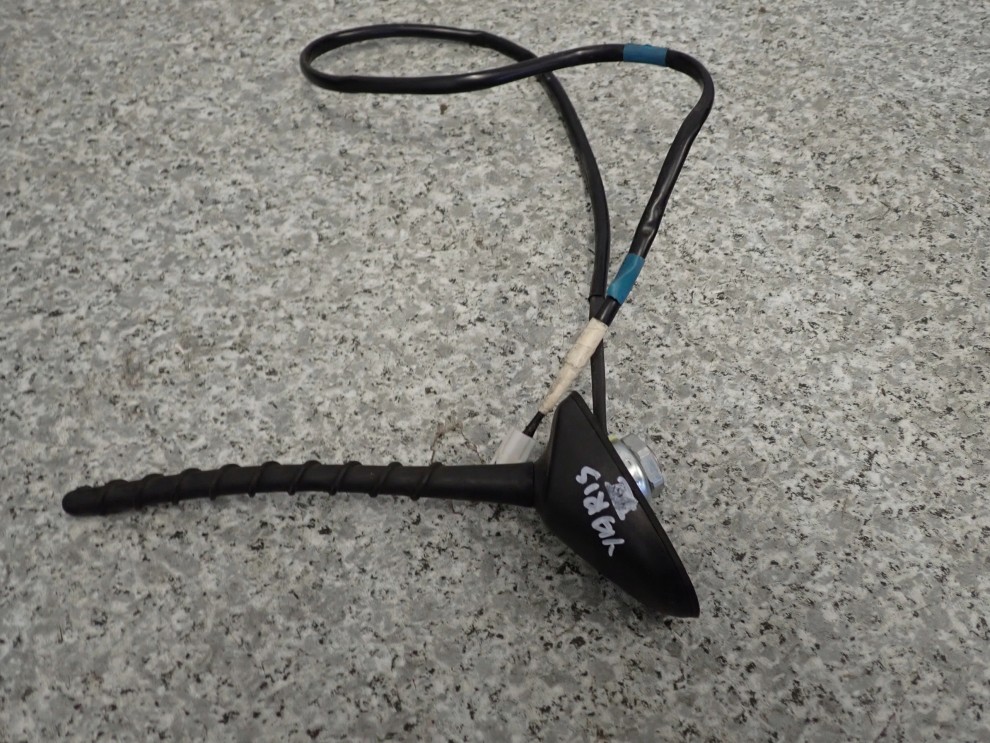 TOYOTA YARIS III 2011- ANTENA DACHOWA , PRZEWÓD 3/3