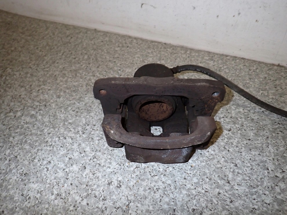TOYOTA RAV 4 01- D4D ZACISK HAMULCOWY PRZEDNI PRAWY 4/4