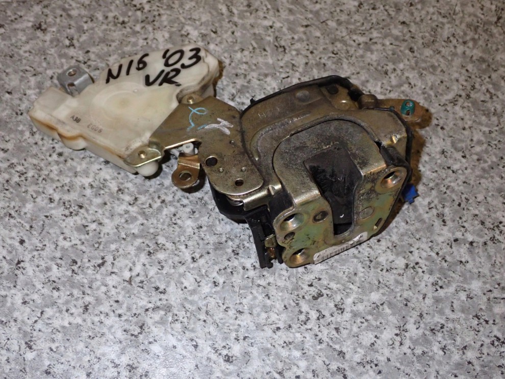 NISSAN ALMERA N16 HB 5D 00-06 ZAMEK DRZWI PRZEDNI PRAWY 1/4