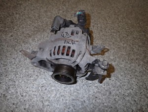 TOYOTA YARIS II 1.0 BENZ 1KR 06-09 ALTERNATOR 2/6 MINIATURA